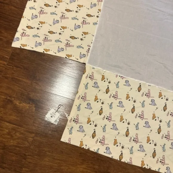 Kate Quinn POOH & Friends Crib Skirt - Picture 3 of 6